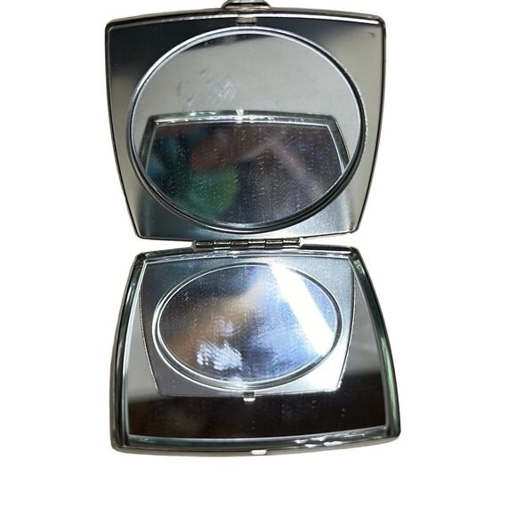 St. John Classic Design Silver Tone Snap Logo Compact Mirror Size 2.5" x 2.5" - Picture 1 of 10